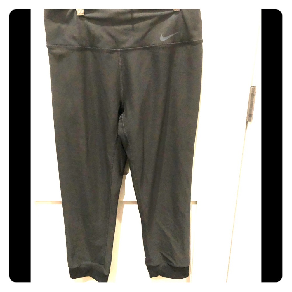 Nike Dri-fit crops. Size medium.